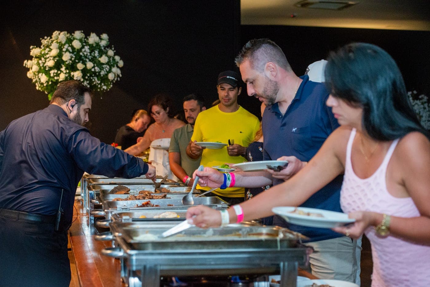 Réveillon · Hóspedes se servindo no buffet da noite da virada