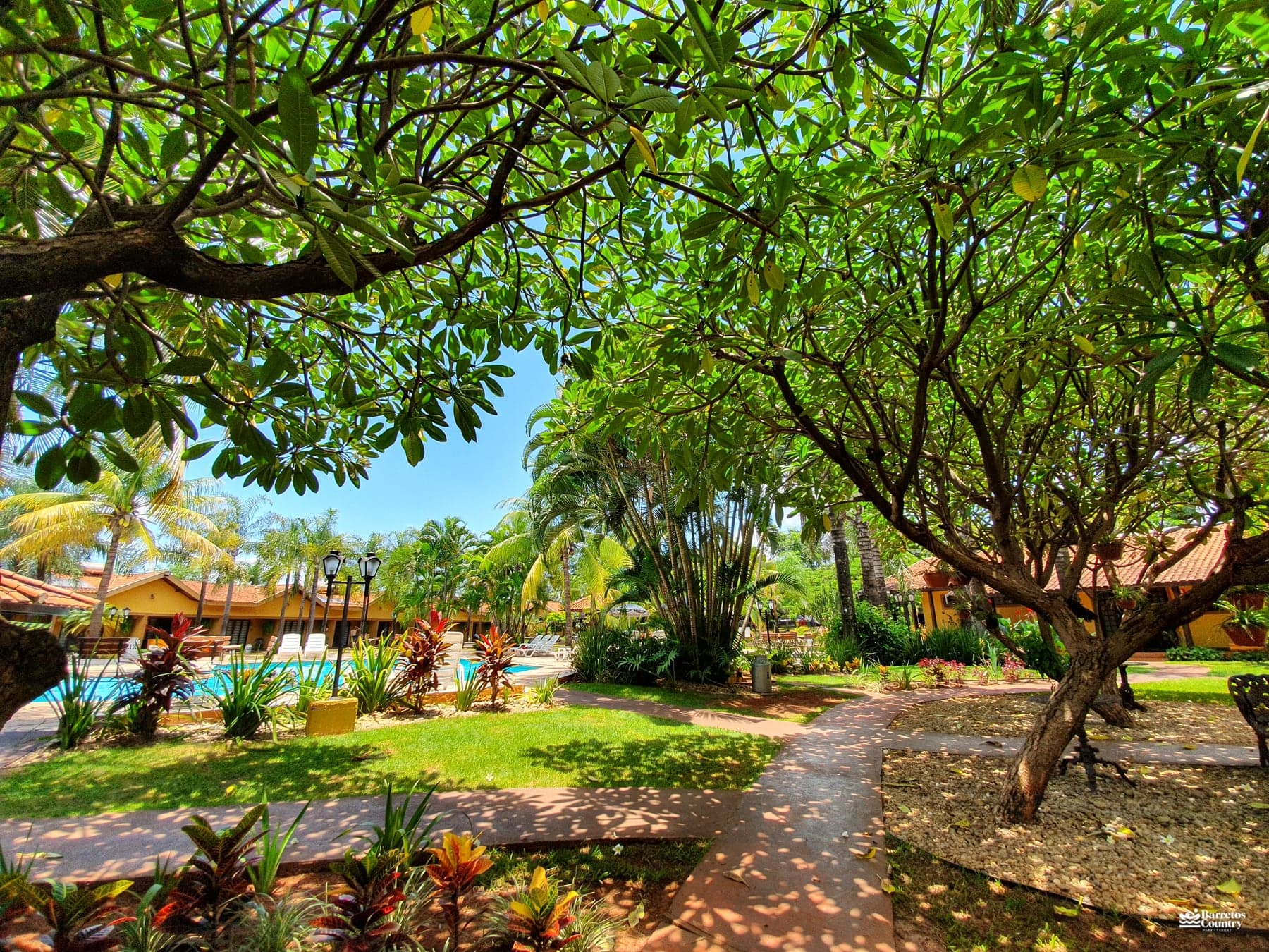 Jardins e áreas verdes do resort Barretos Country